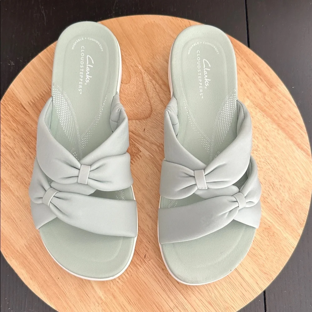 Clarks Cloudsteppers Washable Thong Sandals - BreezeRae Ava 8.5wide sage